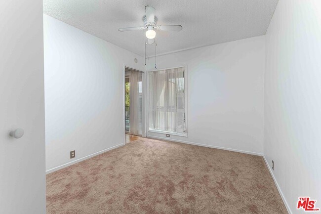 Building Photo - 3166 S Sepulveda Blvd