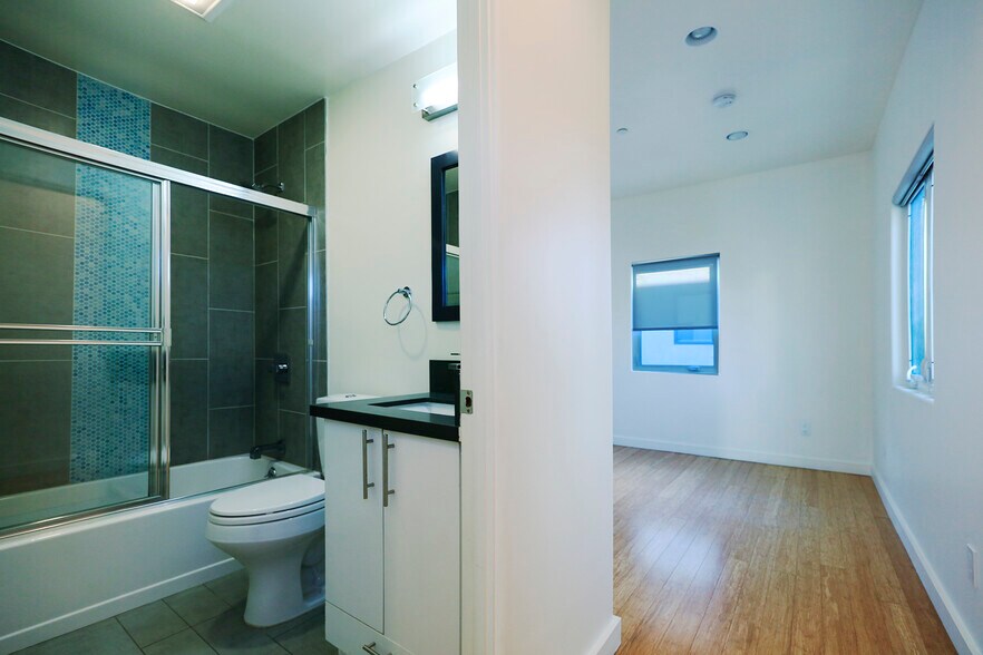 Rear Bedroom Bathroom - 741 Wilcox Ave