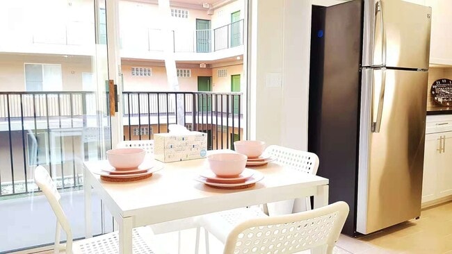 Building Photo - 1561 S Barrington Ave