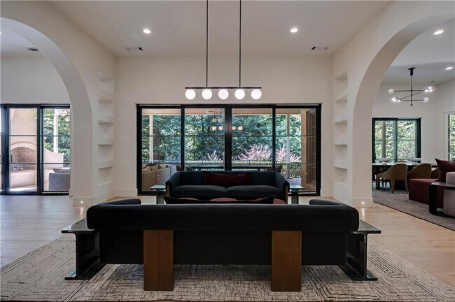 Building Photo - 3570 Knollwood Dr NW