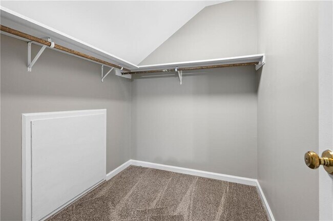 Building Photo - 1393 Poplar Pointe