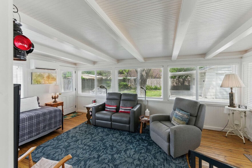 Building Photo - 175 Fredericksburg Rd