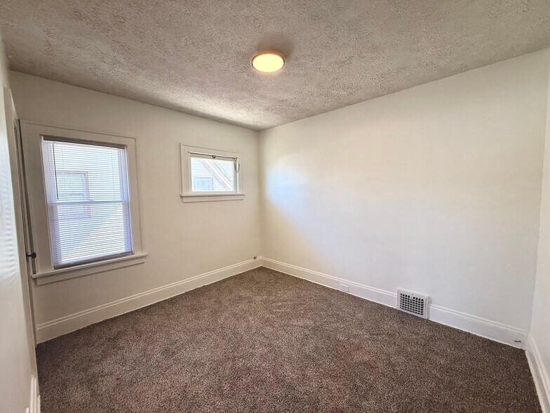 Building Photo - 11521 Florian Ave