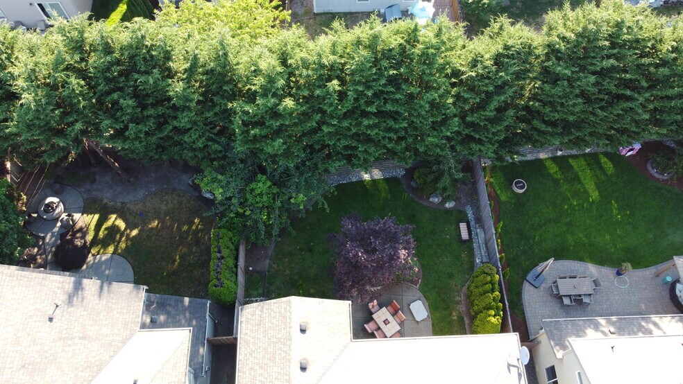 Private backyard - 11031 Muirwood Way NE