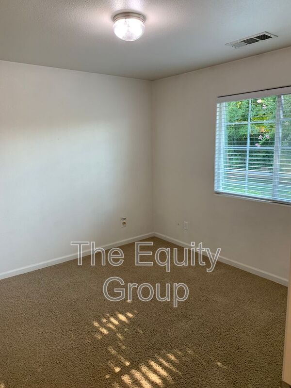 Building Photo - 2210 N Vickie Ct