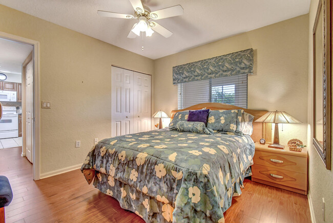 Building Photo - 5842 Crystal Shores Dr