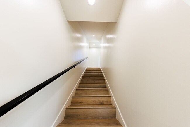 Building Photo - LUXURY in Prime Culver City