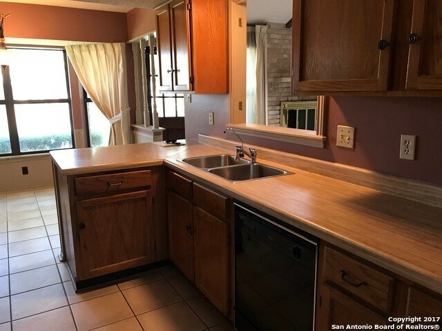 Building Photo - 13851 Susancrest Dr