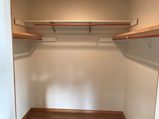 Building Photo - 1005 Chenowuth