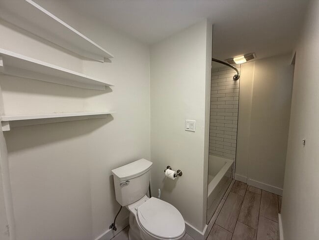 Building Photo - 30 Thornley St