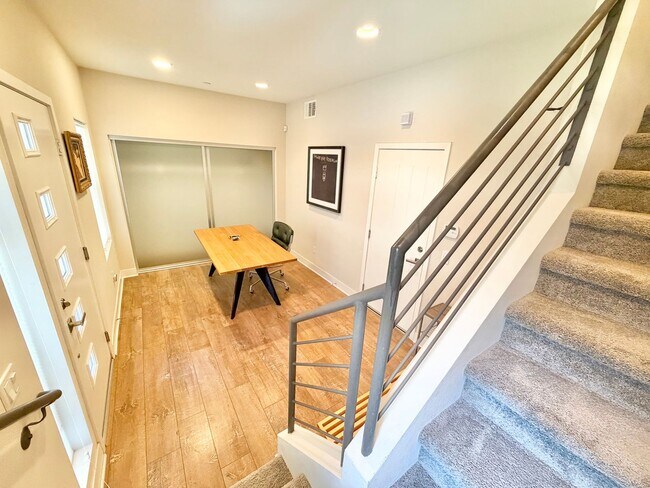 Building Photo - Furnished 3-BR/3-BA Townhouse w/ Giant Roof deck, 2-Car Garage, EV Hookup