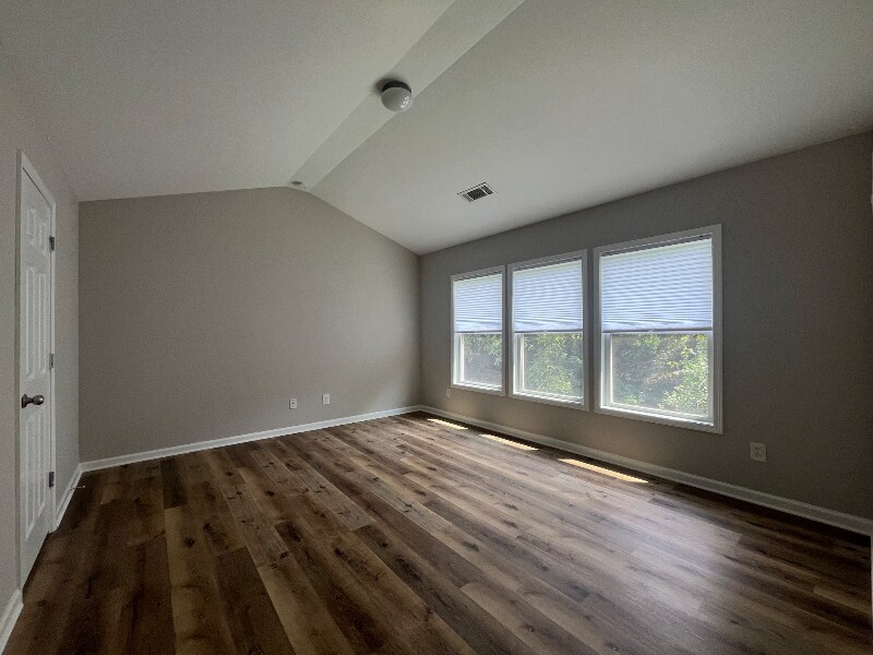 Building Photo - 2501 Southhaven Ln