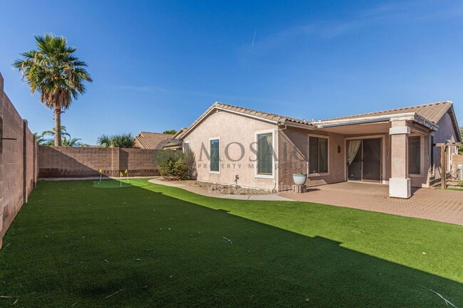 Building Photo - 105 E Piccolo Ct