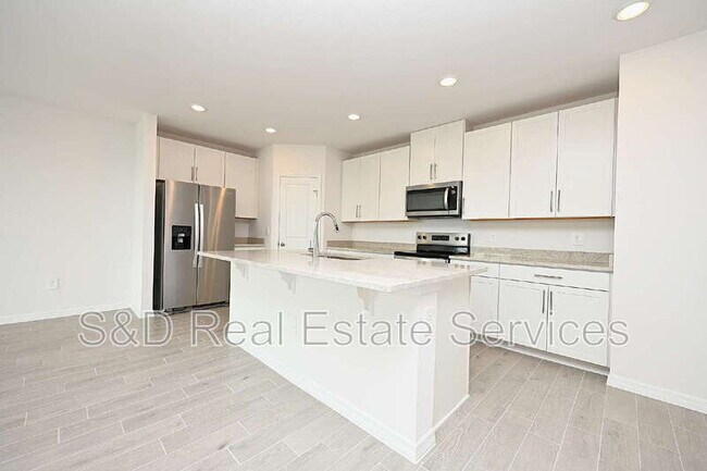 Building Photo - 2106 Rosewood Dr