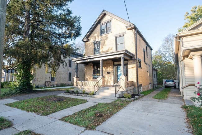 Building Photo - NORTHSIDE RARE GEM - FULLY RENOVATED 5+ BE...