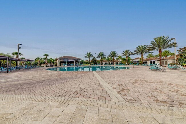 Building Photo - 9327 Sommerset Hills Dr