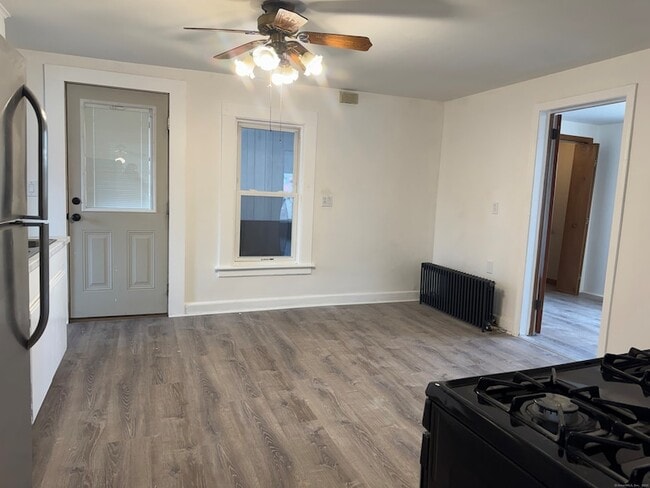 Building Photo - 69 Smith St