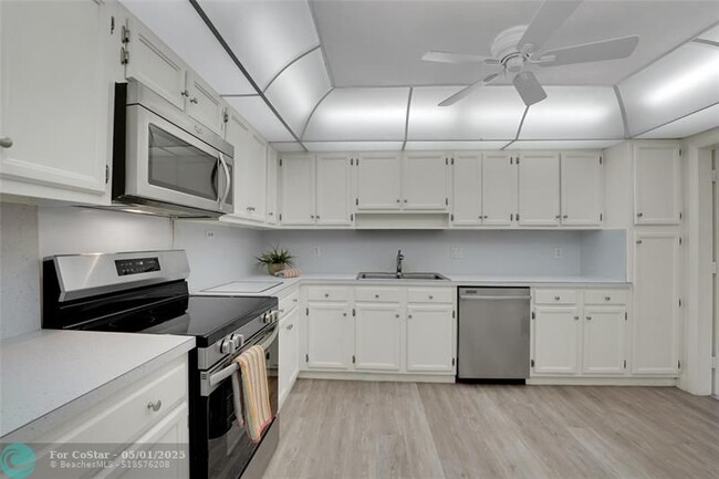 Building Photo - 3500 Galt Ocean Dr