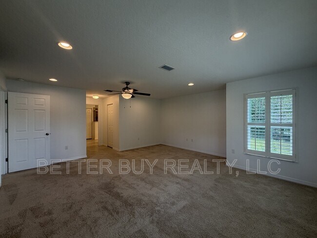 Building Photo - 16 Kalendar Ct