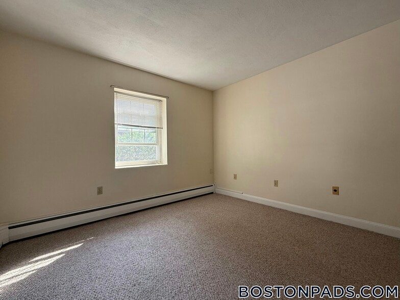 Building Photo - 12 Brattle Dr