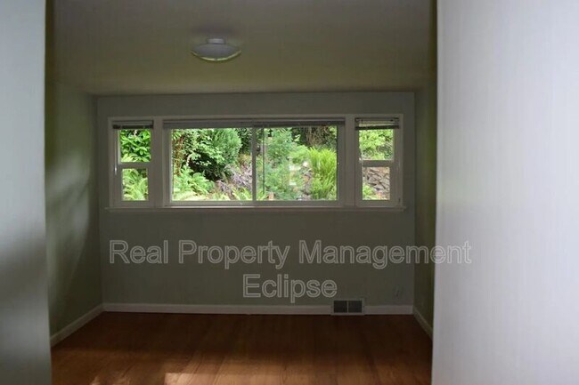 Building Photo - 4421 29th Ave W