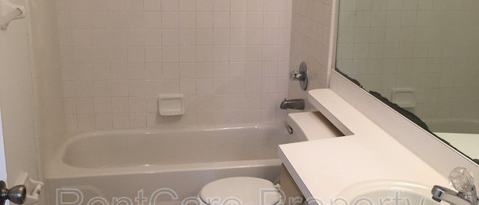Building Photo - 14557 Laguna Beach Cir