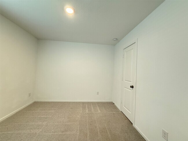 Building Photo - 26746 Prairie Smoke Ln