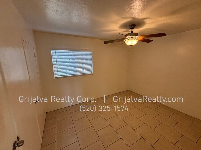 Building Photo - 4549 E Eastland St