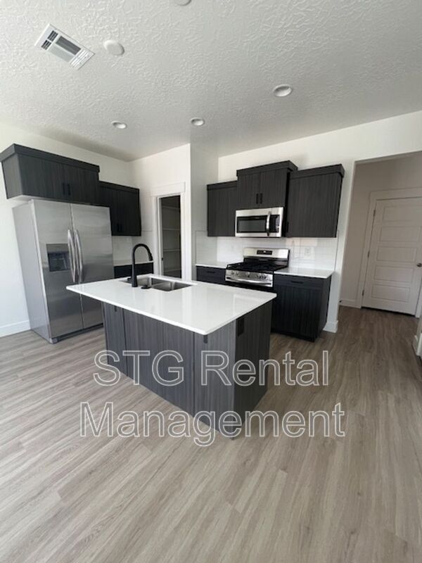 Building Photo - 4216 Strider Ln