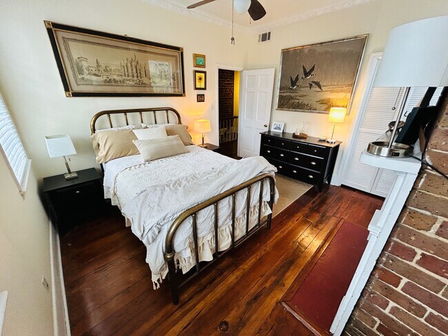 Building Photo - 415 Price St