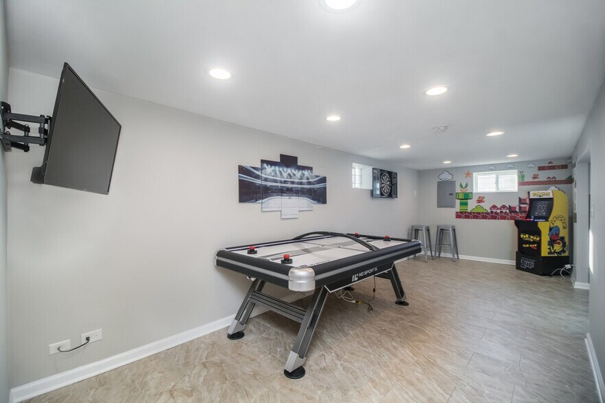 Building Photo - 3833 S 61st Ct