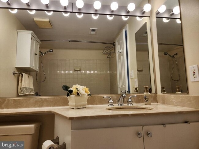 Building Photo - 5809 Nicholson Ln