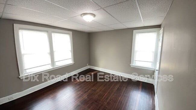 Building Photo - 4553 Midland Ave