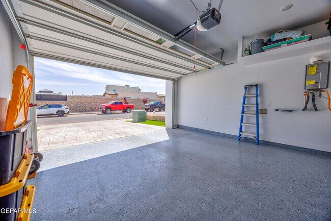 Building Photo - 2809 Tierra Garden Dr