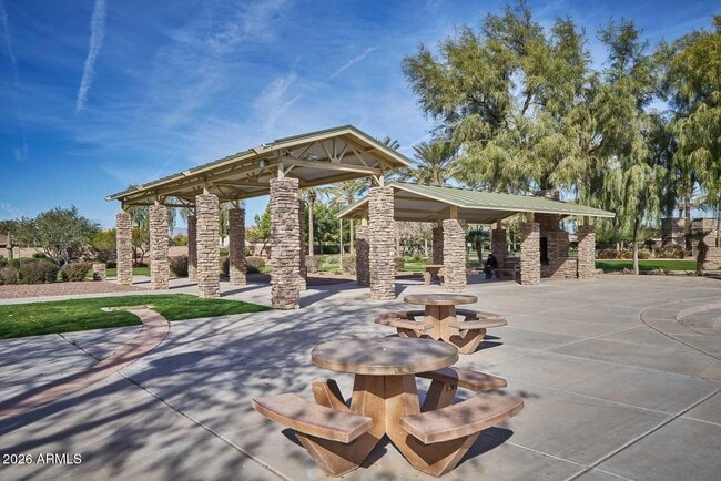 Building Photo - 40020 W Sunland Dr