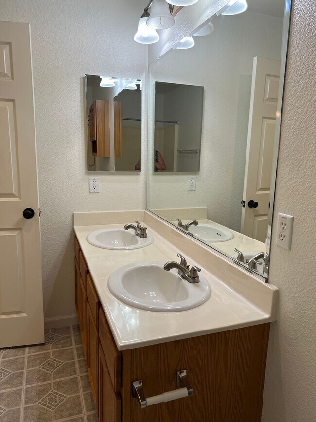 Building Photo - 4501 Waitsfield Cir