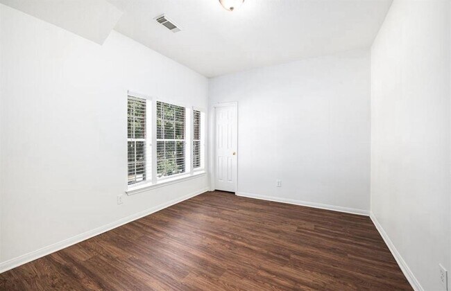 Building Photo - 17811 Scrub Oak Dr