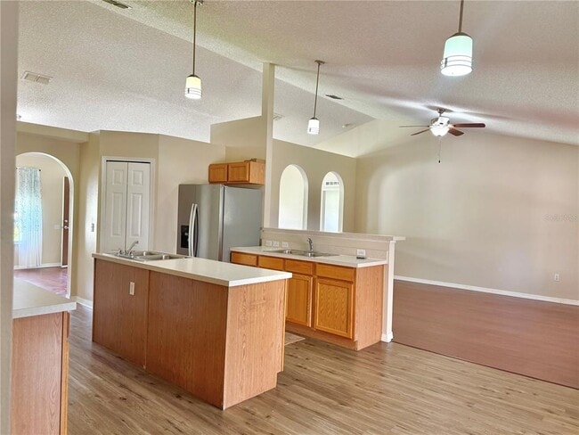 Building Photo - 1006 Fox Trail Ave
