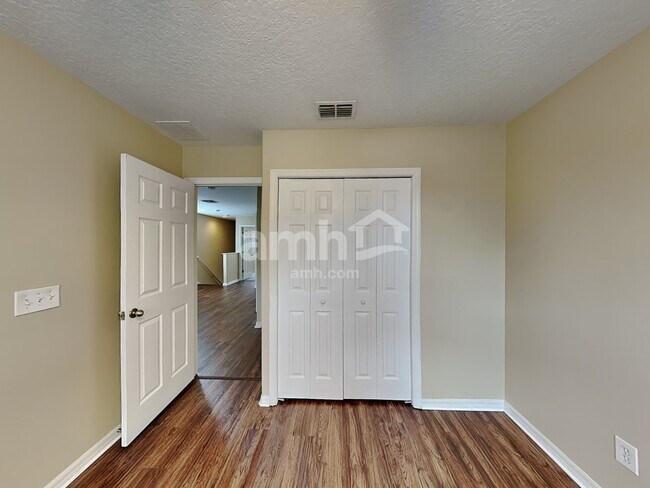 Building Photo - 13133 Lexington Summit Street