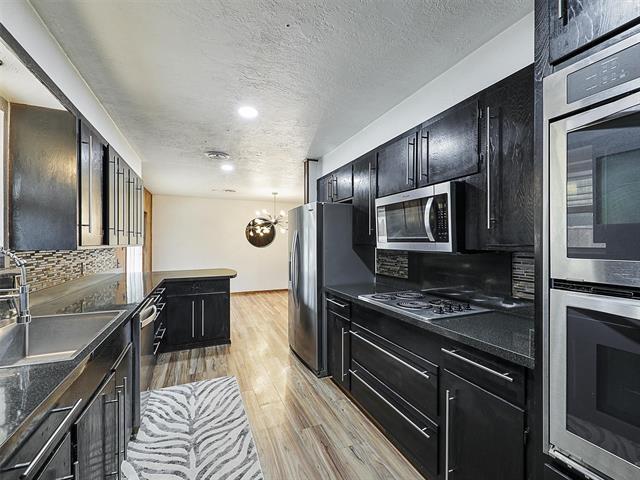 Building Photo - 1023 Piping Rock Ln