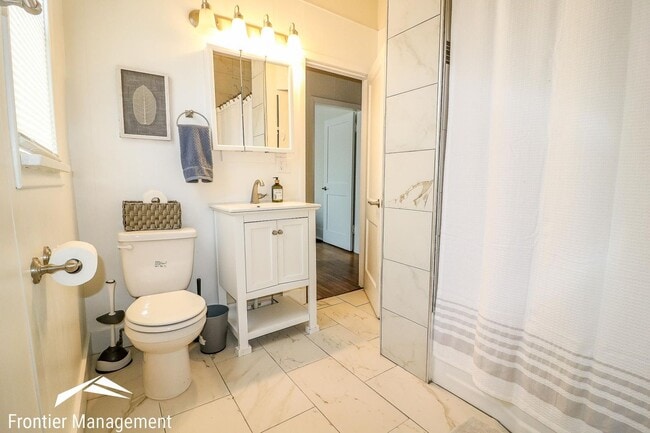 Building Photo - Awesome 4 Bedroom on the East Side of Manh...