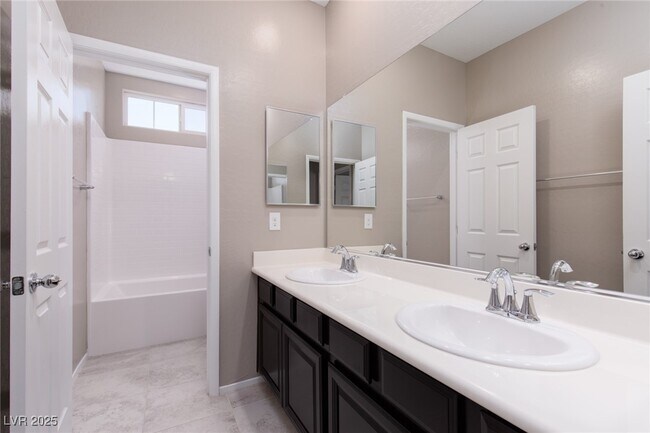 Building Photo - 4536 Lafontaine Ct