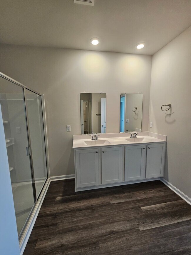 Building Photo - 3015 Long Spur Dr