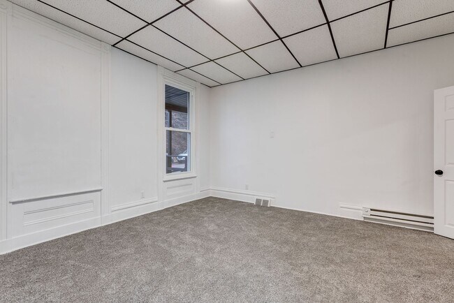 Building Photo - 238 Hazelwood Ave