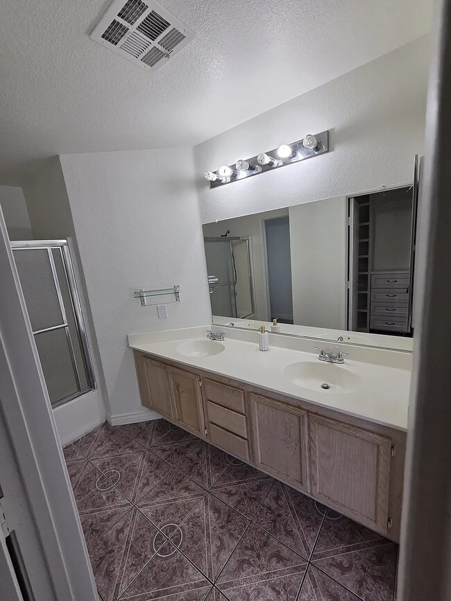 Building Photo - 5650 Ruby Creek Dr