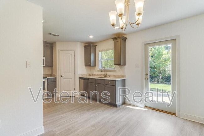 Building Photo - 14037 Fox Hill Dr