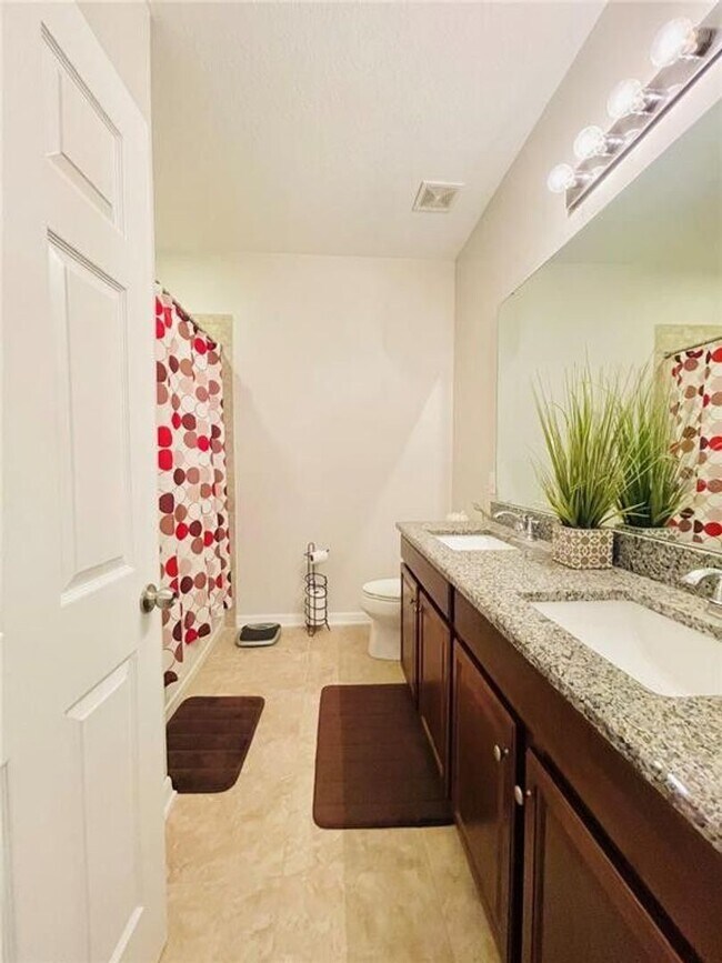 Building Photo - Awesome Townhome for Rent