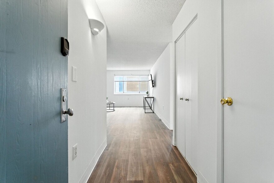 Building Photo - 1711 Bellevue Ave