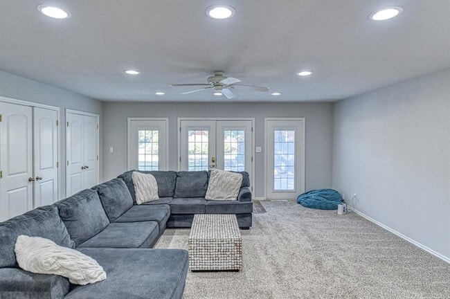 Building Photo - 1221 Cruce St