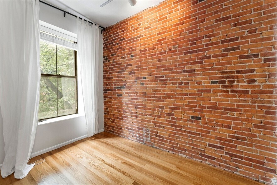 Building Photo - 4 Union Park